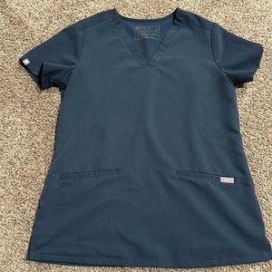 Figs casma three pocket scrub top